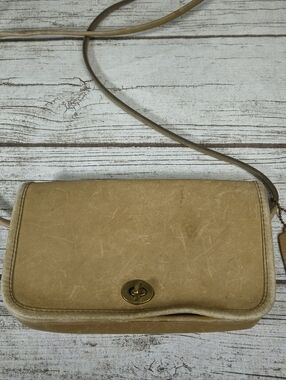 Vintage Coach 1970's Dinky Leather Crossbody Bag Made In New York